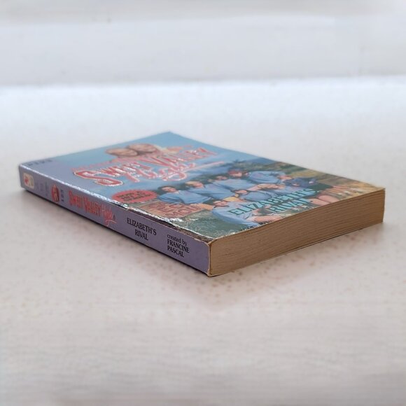 Sweet Valley High #123 Elizabeth's Rival - Picture 3 of 5